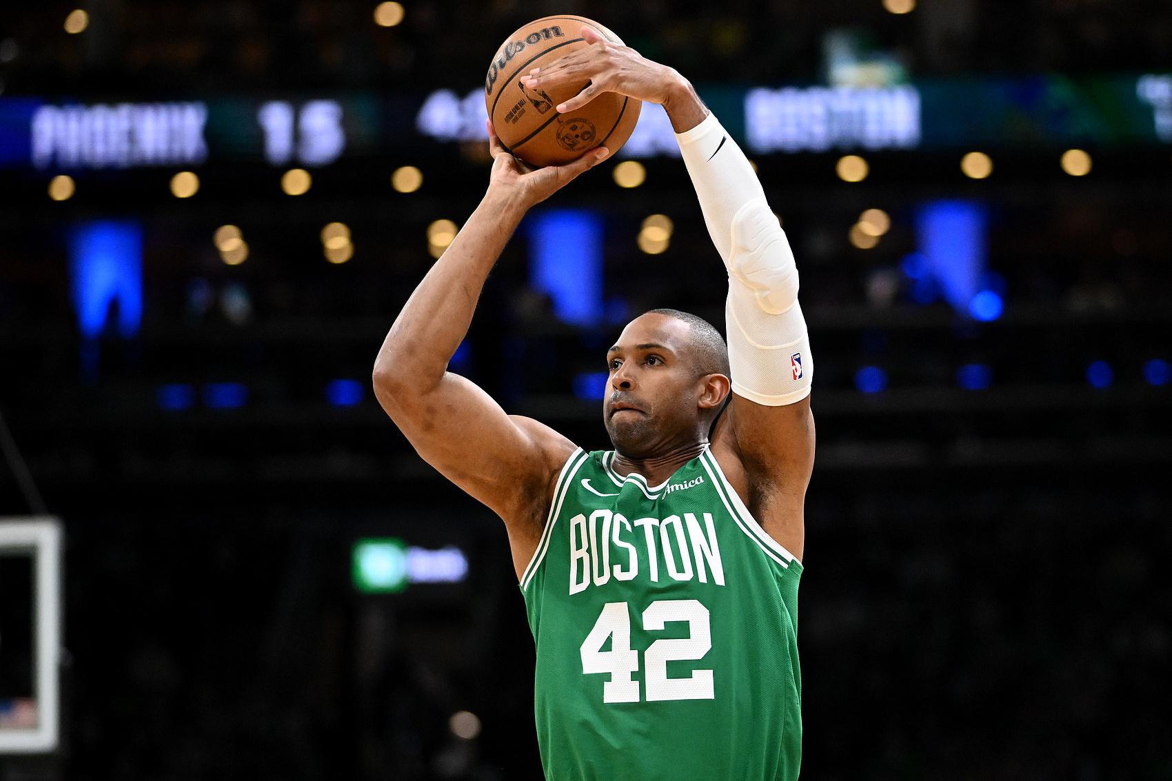 拓记点评霍福德将加盟勇士流言：看不出变得更老对勇士的好处