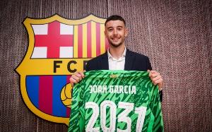 世体：霍安-加西亚已于本周二清早抵达巴萨训练基地参观设施