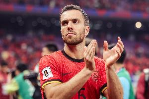 官方网站-安布：国足球员上半场太紧张有心理包袱，塞尔吉尼奥蛮厉害的