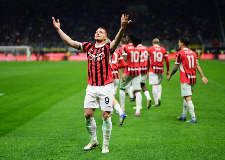 在线入口-阿斯：约维奇被推荐给赫塔费，球队需要卖高薪球员给他腾空间