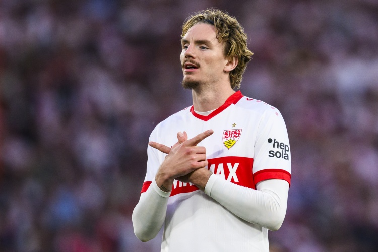 德媒：拜仁预计沃尔特马德+迪亚斯转会总费用将达1.5亿欧元