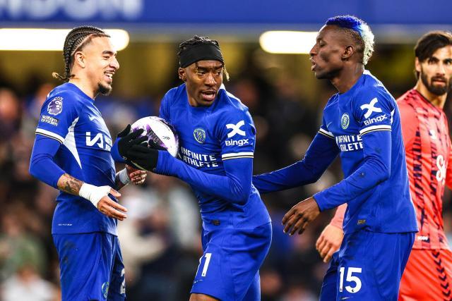 在线入口-蓝军众将哄抢点球，波切蒂诺怒了：可耻，再犯就滚！