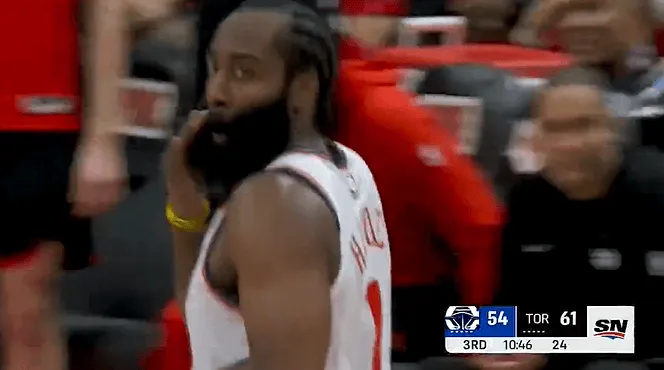 在线入口-哈登和乔丹-米勒下半场接连命中三分，快船完成本场首次领先