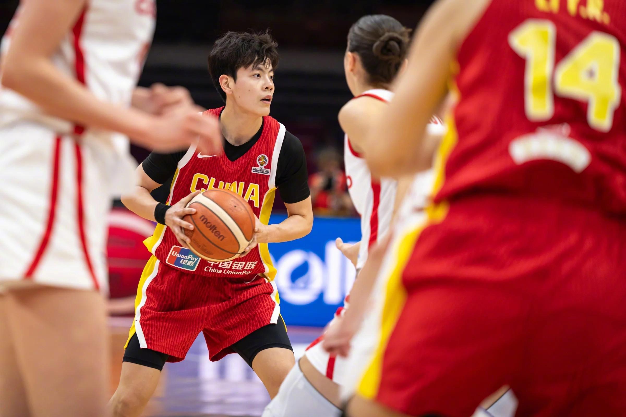 在线入口-苏群：中国女篮后面很难有李梦了；张子宇跟现代篮球节奏脱节